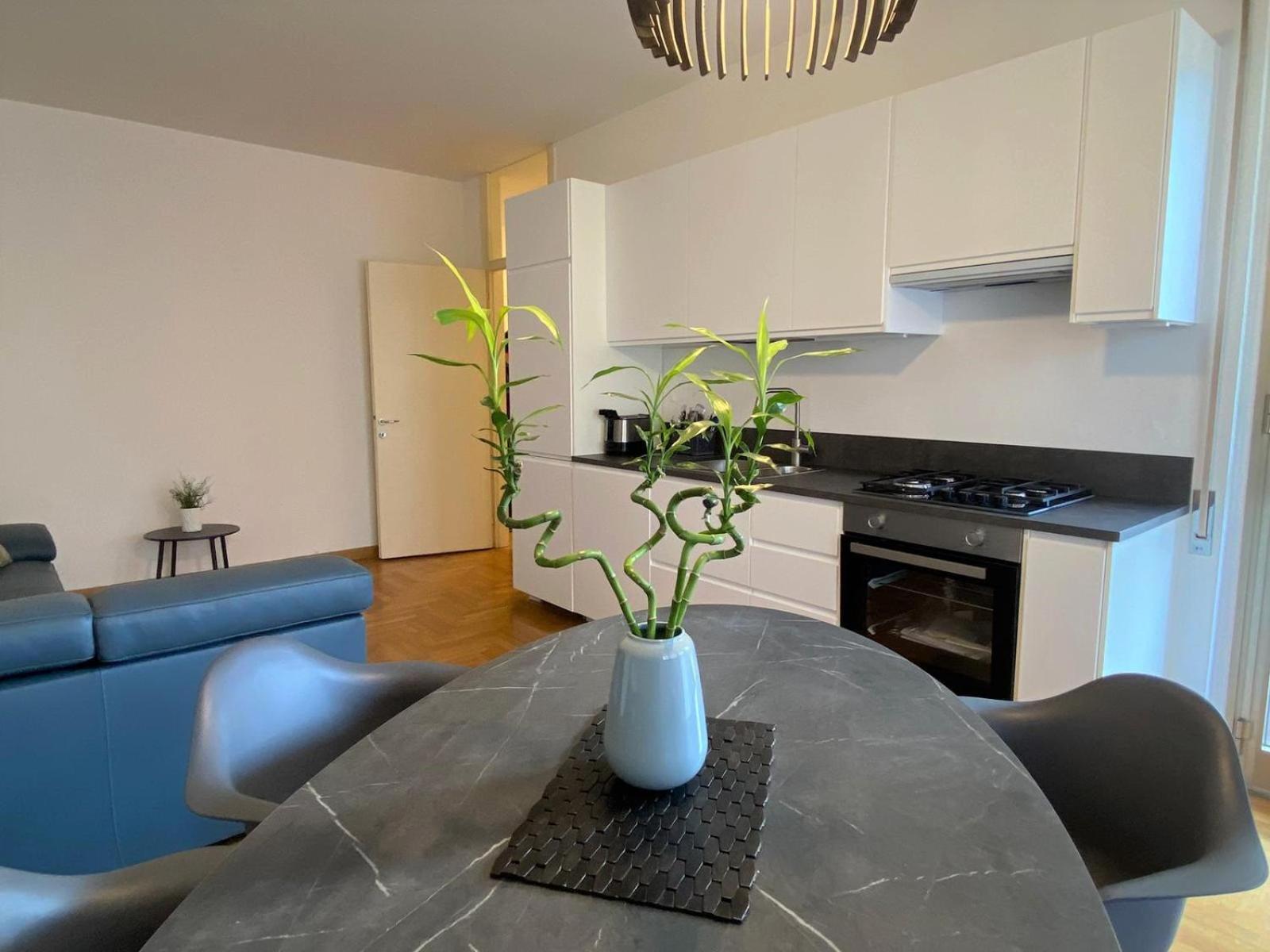 The Little Duck - Modern Apartment With Balcony 科莫 外观 照片