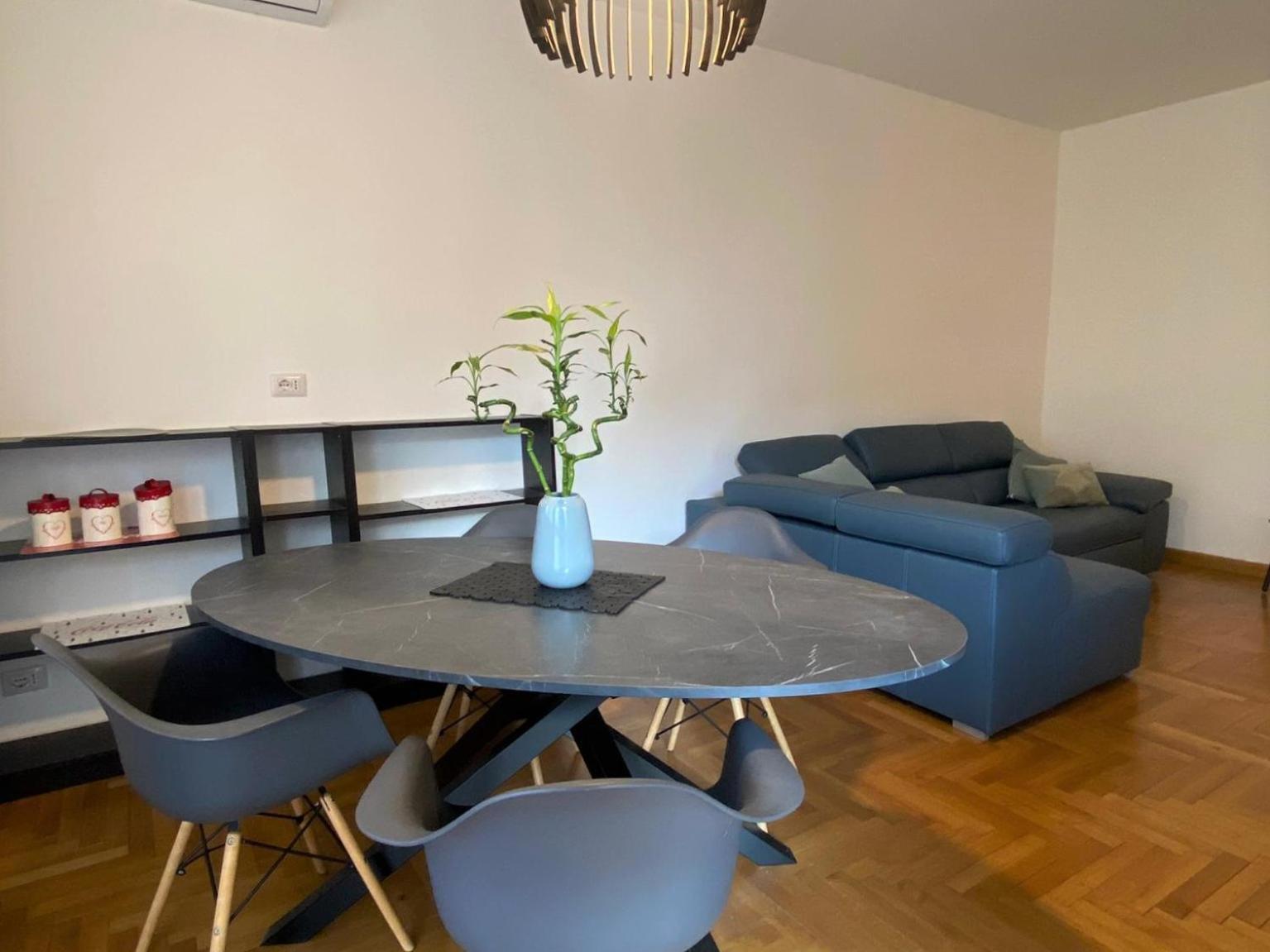 The Little Duck - Modern Apartment With Balcony 科莫 外观 照片