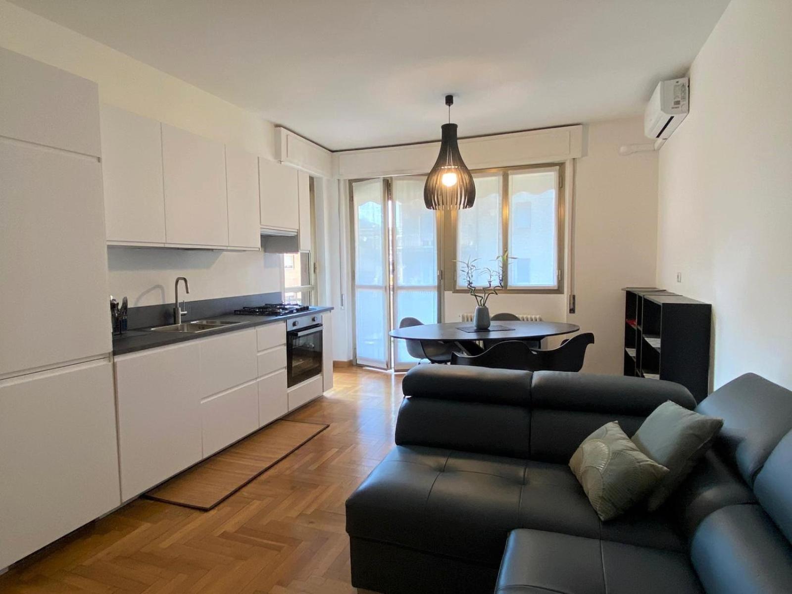 The Little Duck - Modern Apartment With Balcony 科莫 外观 照片