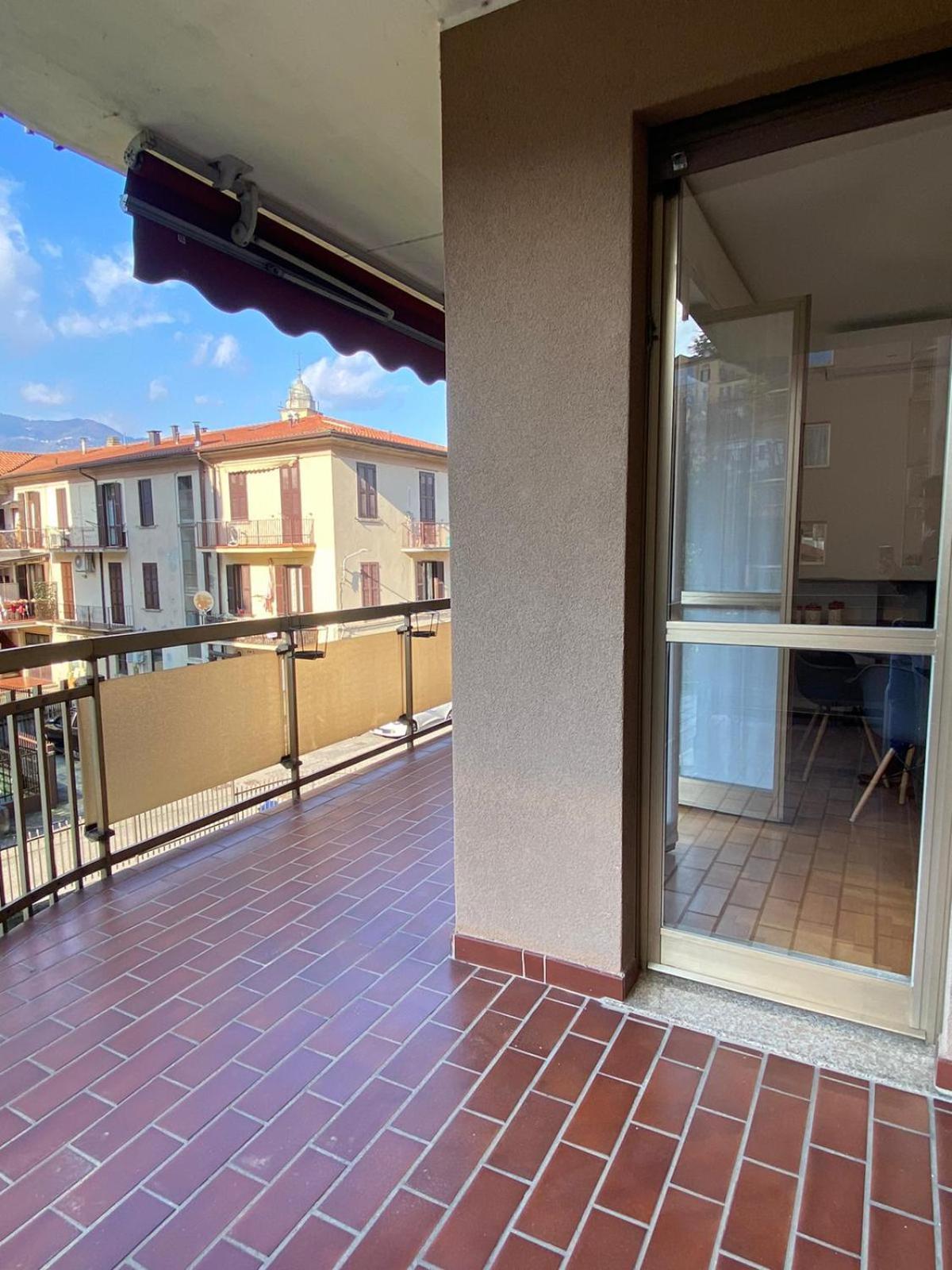 The Little Duck - Modern Apartment With Balcony 科莫 外观 照片